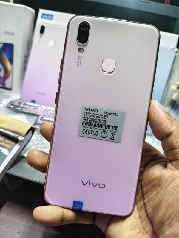 Vivo y11 (8/256)