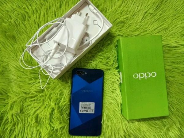 Oppo A3S (6/128 GB)